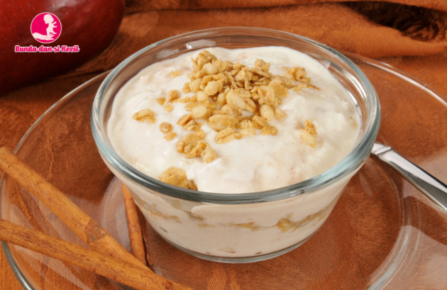 Apple-Cinnamon Yogurt Ice Cream: Es Krim Sehat dan Kaya Nutrisi untuk Ibu dan Anak